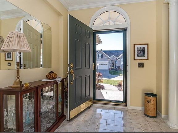 4th image of 581 Shallow Creek Cir