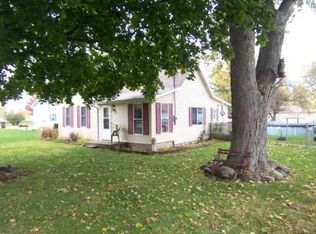 617 W Yellow St, Francesville, IN