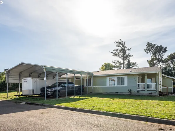 3104 Cedar St, North Bend, OR 97459