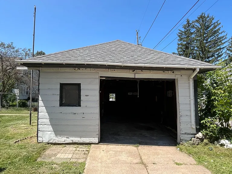 630 E Wausau Ave — Photo 28