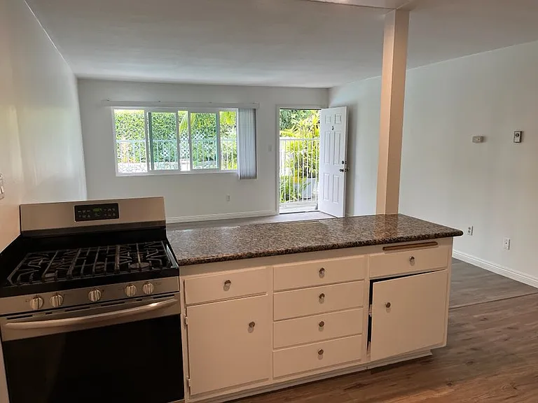 3204 Avenida Del Presidente #5 — Photo 3