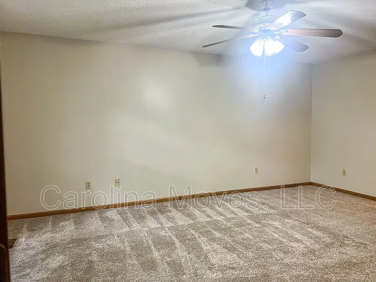 214 Brookside Dr — Photo 11