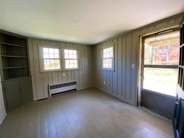903 Belmore Ave — Photo 6