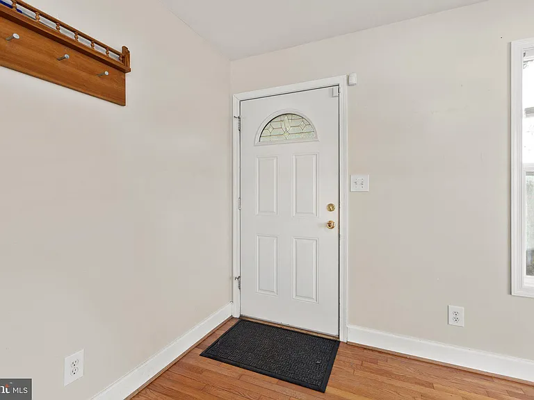 621 Wolfe St #A — Photo 10