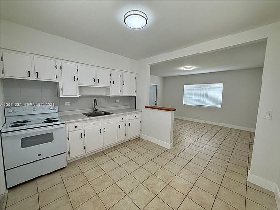 3rd image of 2215 Madison St APT 2
