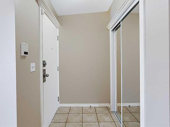 2nd image of 215 N 17th Ave NE #301