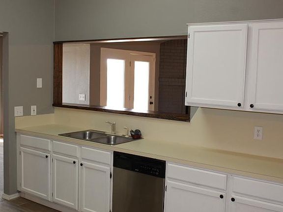 5th image of 505 SW 149th Pl