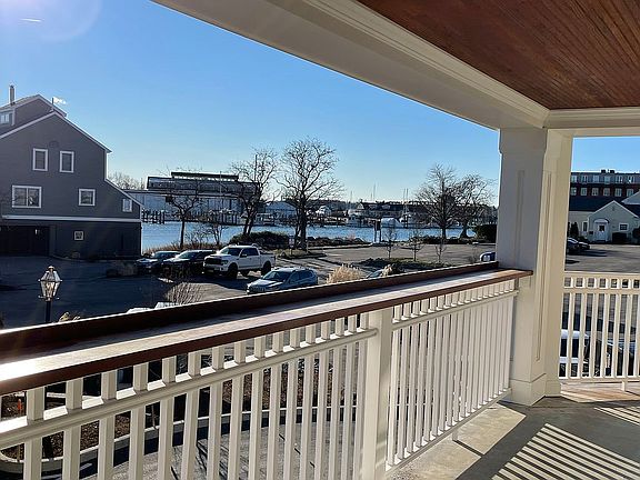 4th image of 3 Water St #402