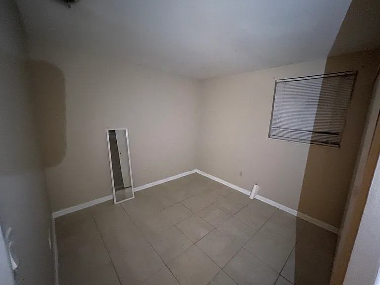 1517 Jupiter Ave — Photo 10