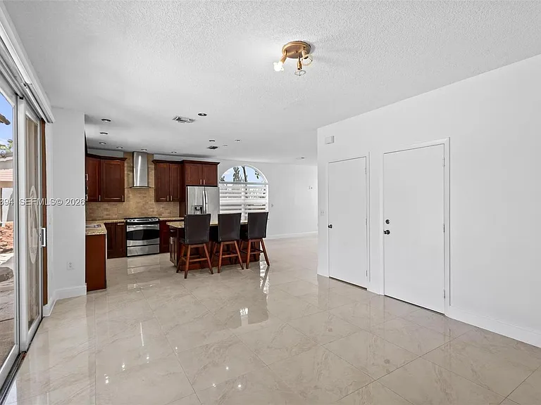 15835 NW 7th St — Photo 11
