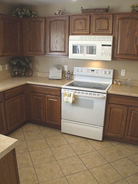 1st image of 1221 E Mayfield Dr