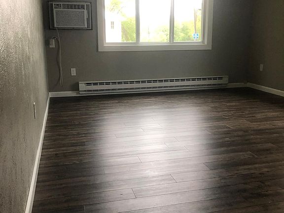 3rd image of 531 E Elm St APT 4