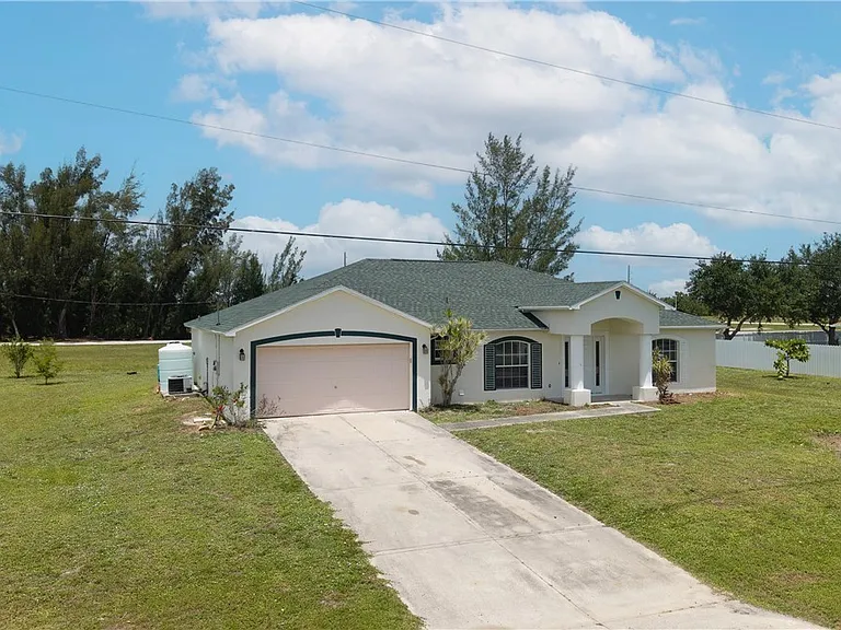1240 NW 22nd Pl — Photo 6