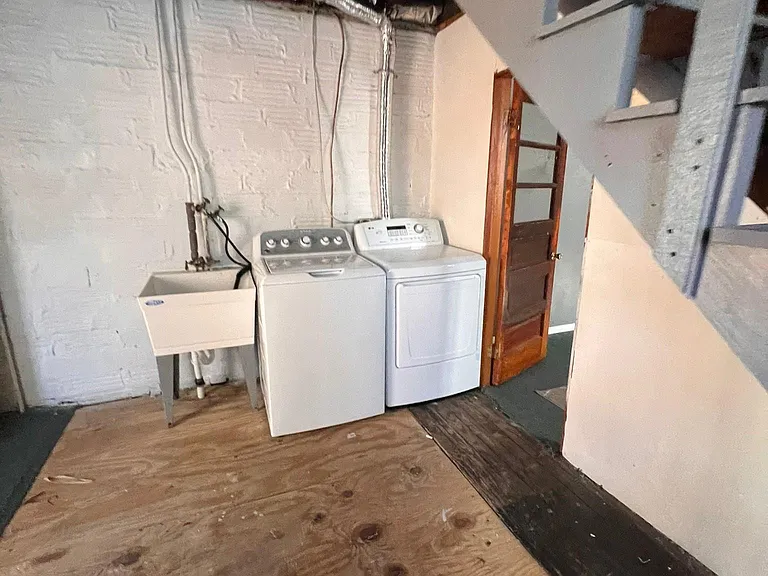 711 Gephart Dr — Photo 12