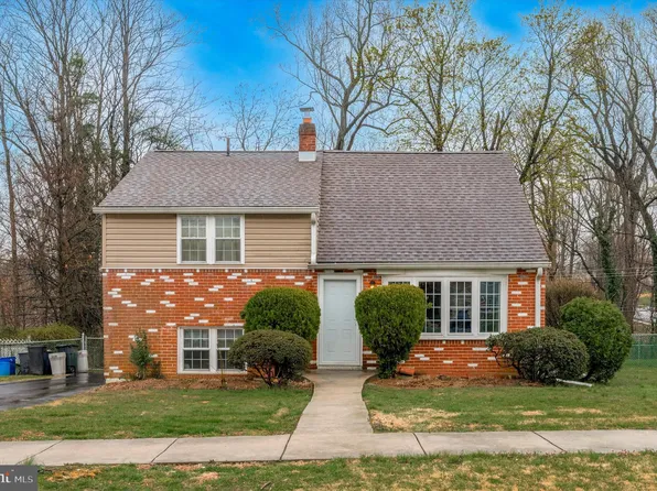 224 Robin Hood Ln, Aston, PA 19014
