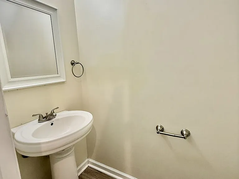 4205 Dartmouth St — Photo 3