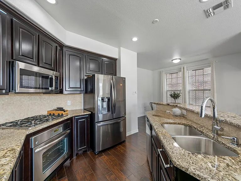 5713 Knox Dr — Photo 8