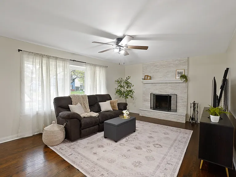 8814 Northcote Ave — Photo 5