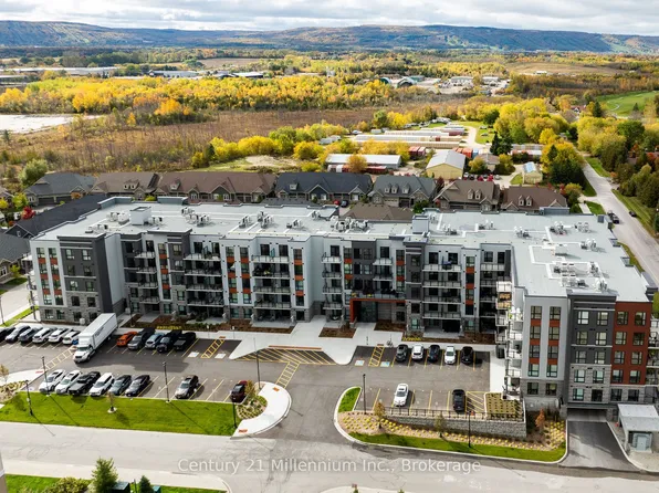 4 Kimberly Ln #217, Collingwood, ON L9Y 0Z7