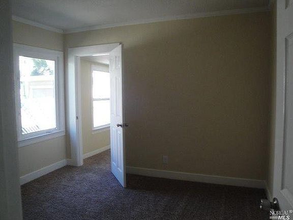 4th image of 813 Sacramento St