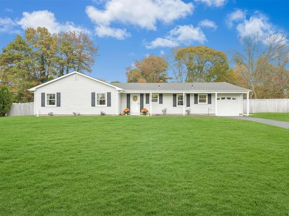 15 Stewart Circle, Centereach, NY 11720