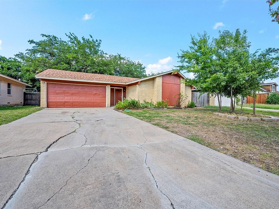 334 Blueberry Ln, Grand Prairie, TX 75052 MLS 20375053 Zillow