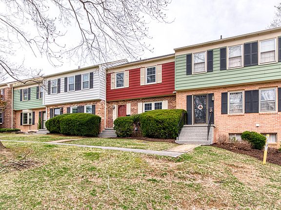 3rd image of 2702 Wellesley Ct