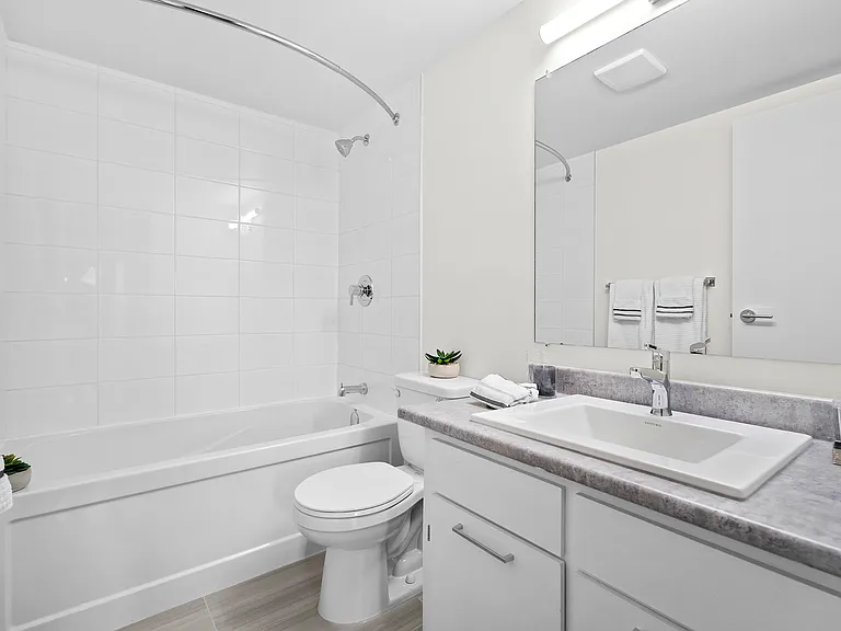 212 10th St E — Photo 11