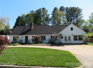 111 Creekside Dr, Morganton, NC 28655