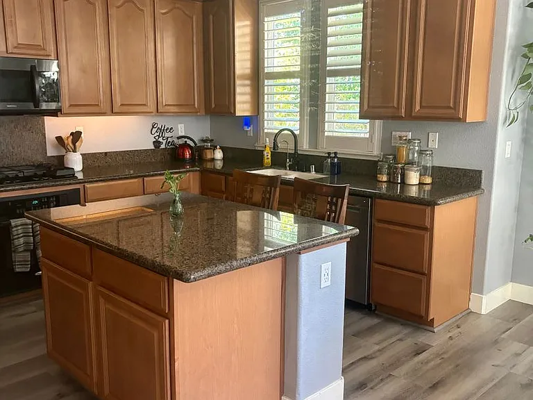 52 Seraspi Ct — Photo 3