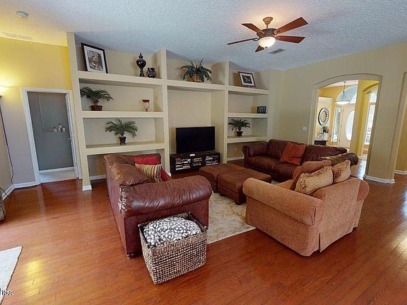 3rd image of 765 Hazelmoor Ln