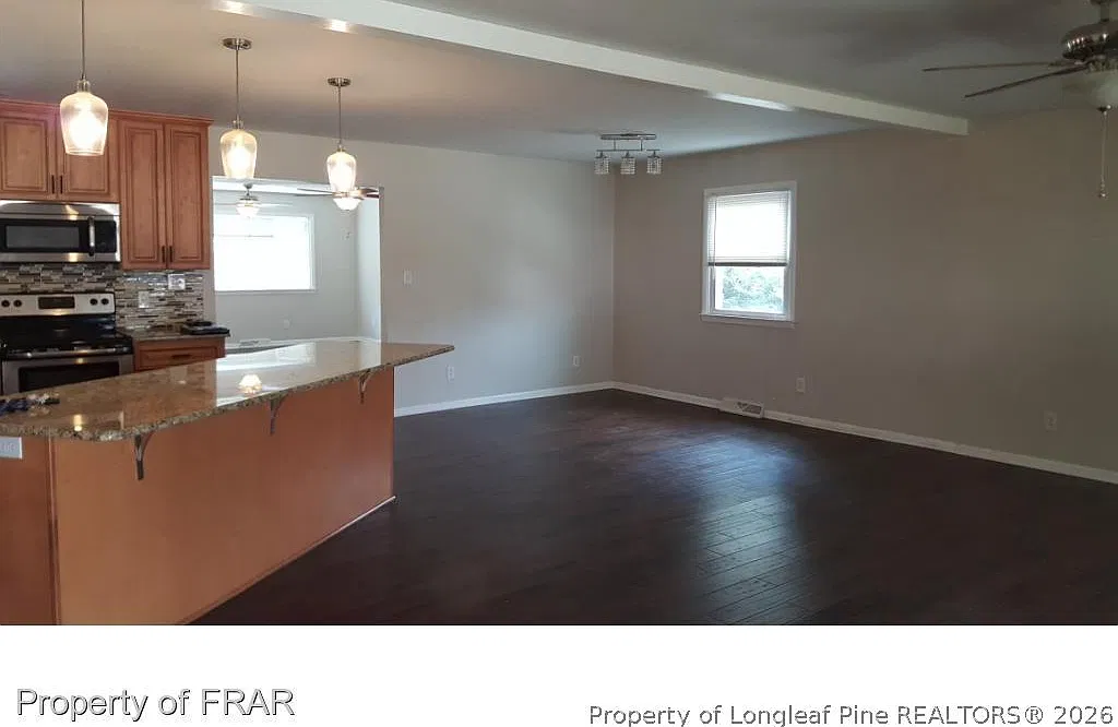 3 bed, 2.0 bath, 1820 sqft, $1,750 — Photo 3