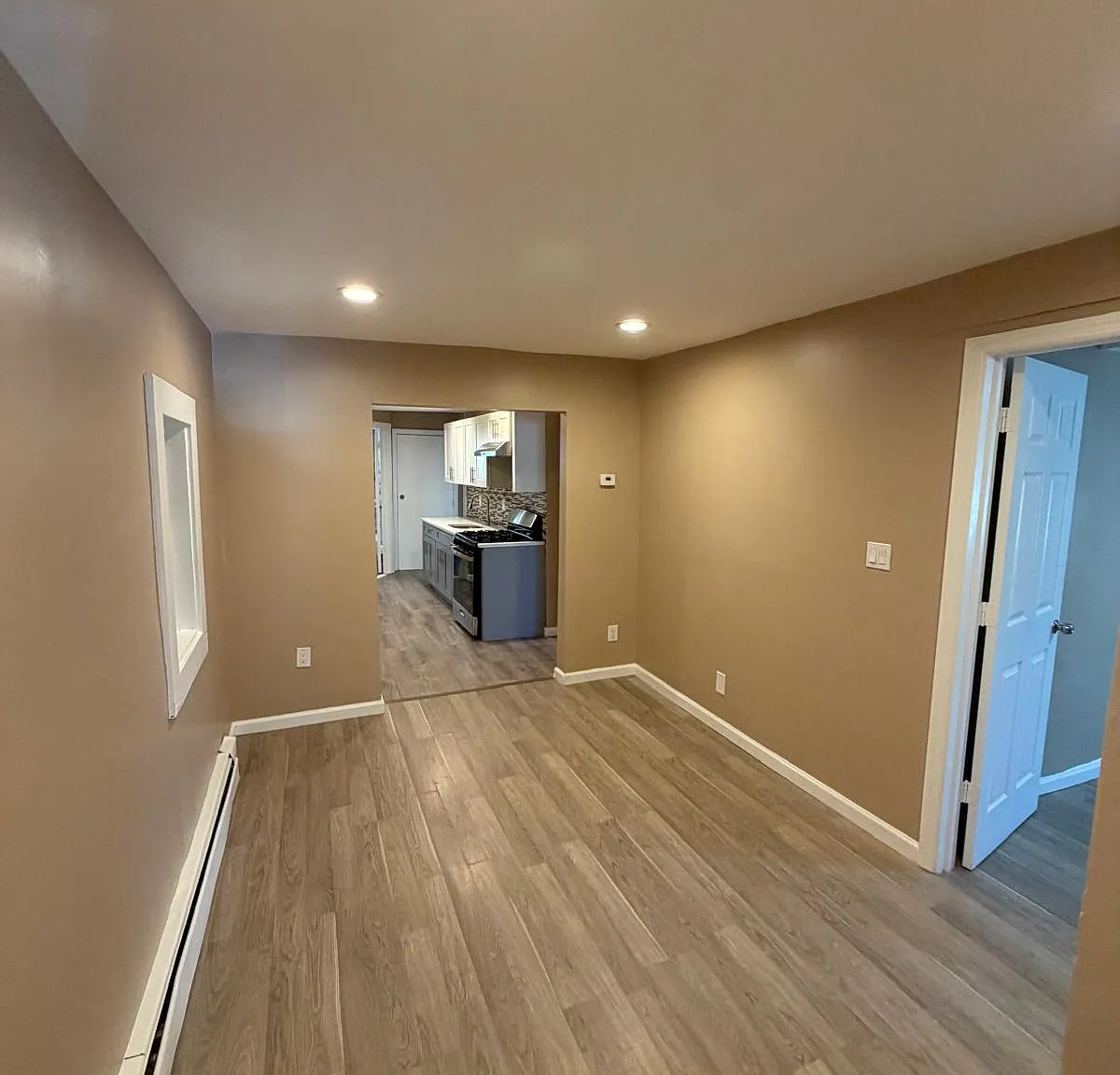 4 bed, $2,200 — Photo 4