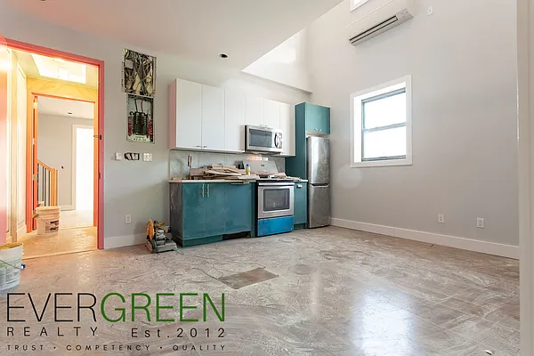 Rented by Evergreen Apartments BK | media 27