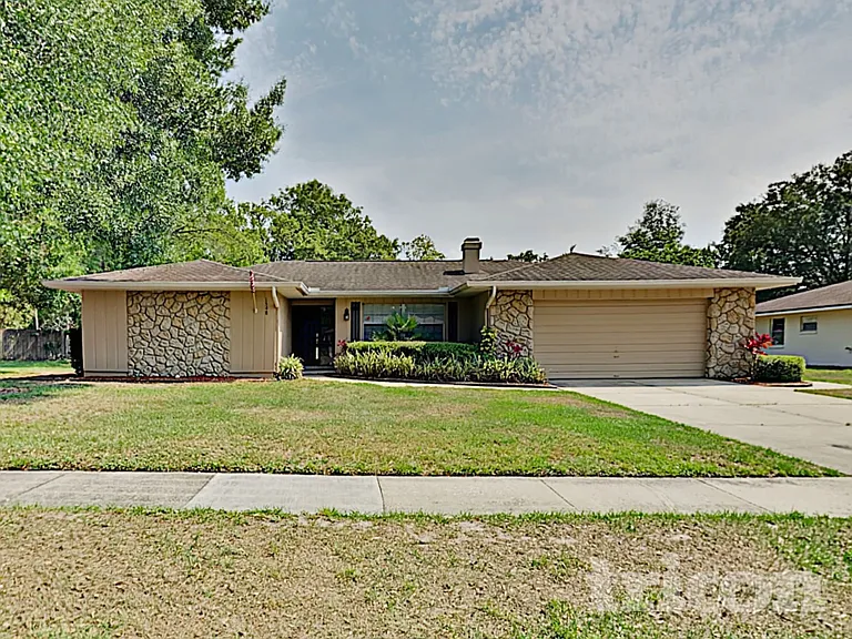 1548 Silver Fox Cir — Photo 2