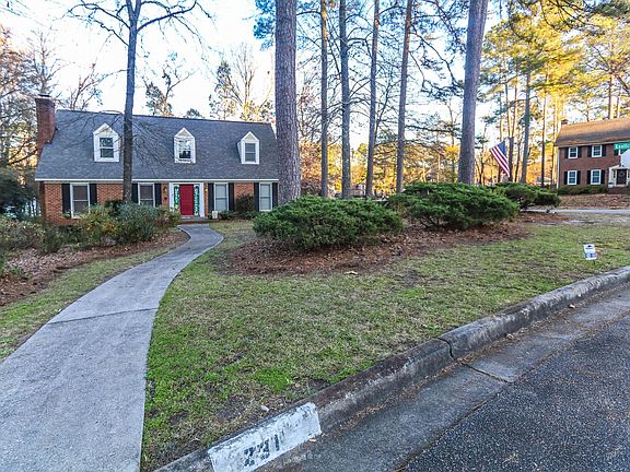 3rd image of 231 Knollcrest Rd