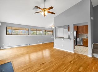 48 Overlook Dr #1502, Clinton, NJ 08809