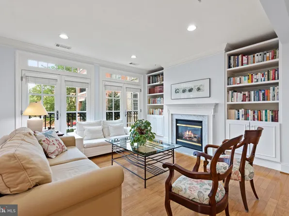 540 2nd St APT 205, Alexandria, VA 22314