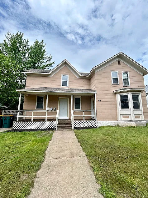 3 bed, $1,395 — Photo 2
