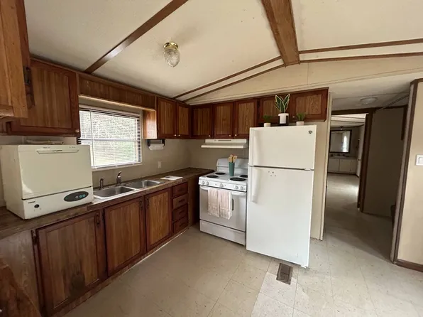 117 Terrys Park Dr, Laurens, SC 29360