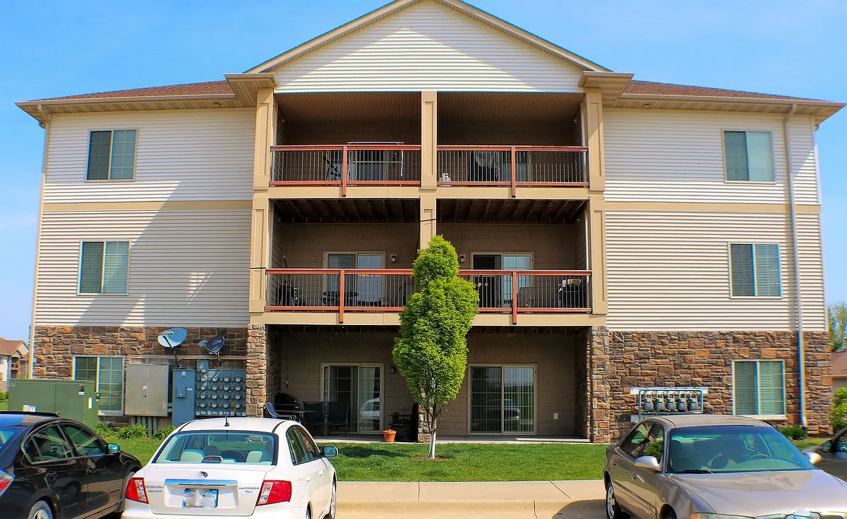 Building Photo - 460 Cameron Way