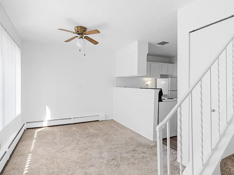 Dearborn Club Apartments — Photo 5