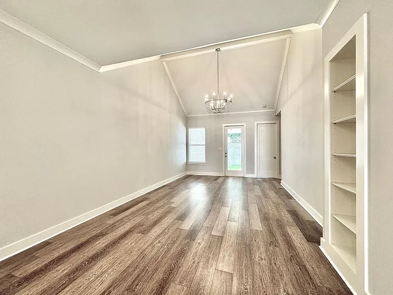 17530 Comfort Blvd — Photo 5