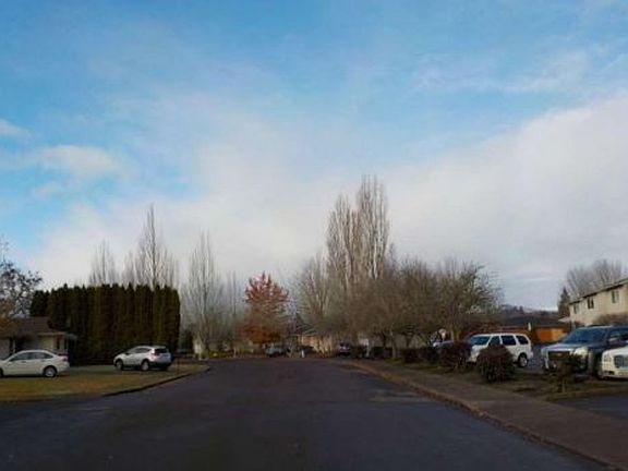 Exterior Neighborhood (street photo)