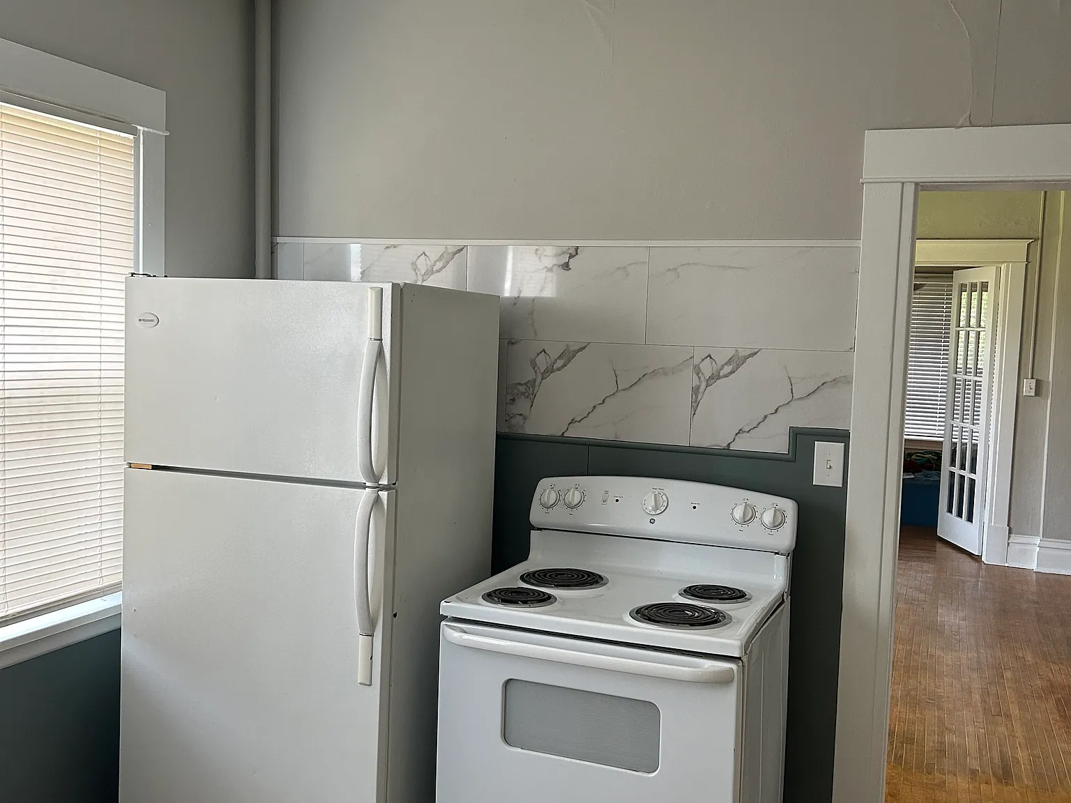 3 bed, 1800 sqft, $1,800 — Photo 1