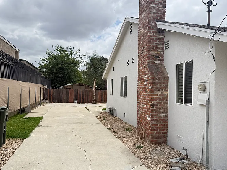11203 Roswell Ave — Photo 17