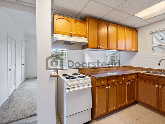 3rd image of 818 NE 42nd St Unit 1