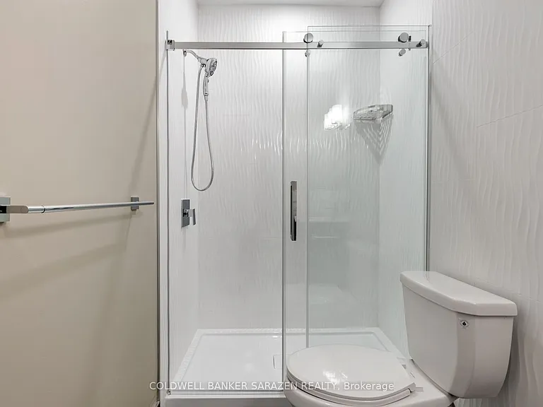 447 Green Ave #1 — Photo 20