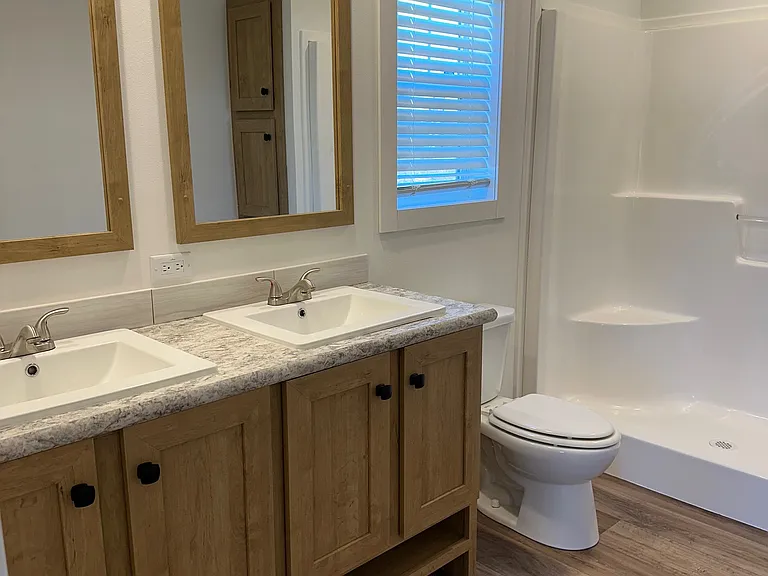 3618 Warren Ct — Photo 9