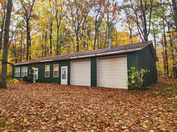 1425 S 24th Ave, Shelby, MI 49455